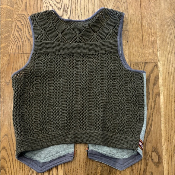 Gimmicks by BKE hook and eye closure vest M - Picture 4 of 7